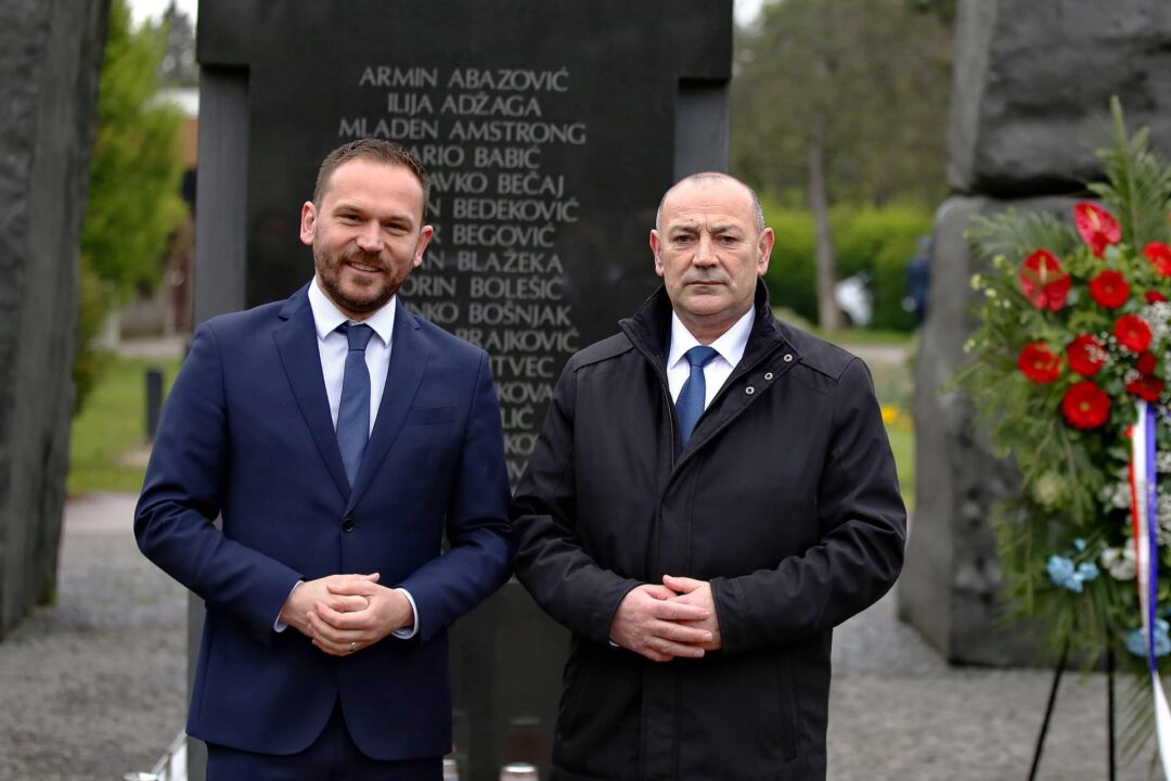 Gradonačelnik Krešimir Ačkar i ministar obrane Tomo Medved