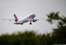 Putnik preminuo u avionu prije polijetanja – nakon intervencije let je nastavljen