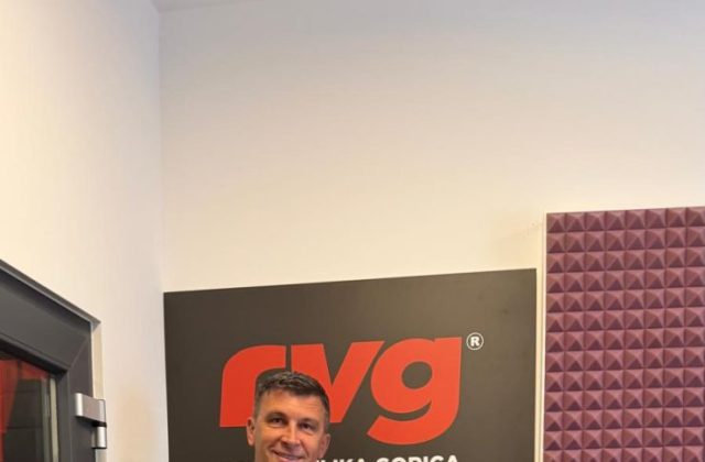 SERGEJ JAKIROVIĆ NA RVG KAVI 24.9.2026. FOTO RVG (5)