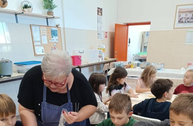 MRACLINSKI ŠTRUKLI OŠ VUKOVINA FOTO OŠ VUKOVINA FACEBOOK (1)