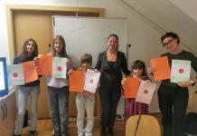 Japanska kaligrafija u Velikoj Gorici: Polaznici radionice upoznali umjetnost pisanja japanskih znakova