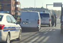 Policija pod sirenama zaustavila kombi, promet usporen